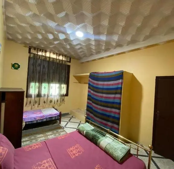 اتاق لوکس, Villa Familys