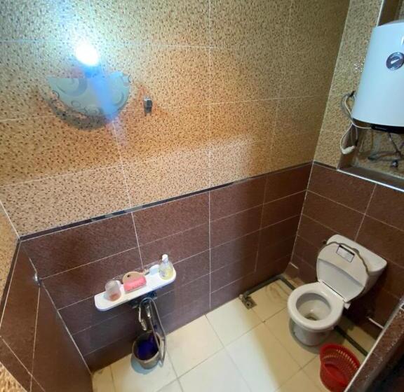 اتاق لوکس, Villa Familys