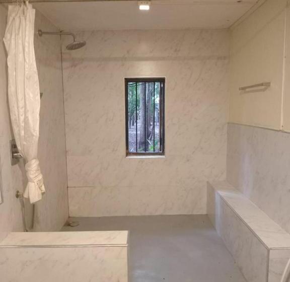 Quarto Standard Casa de Banho Partilhada, Jbs Mango Villa