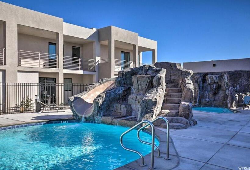 غرفة عائلية, Lofts 13 4 Bedroom Modern Loft Steps From The Pool