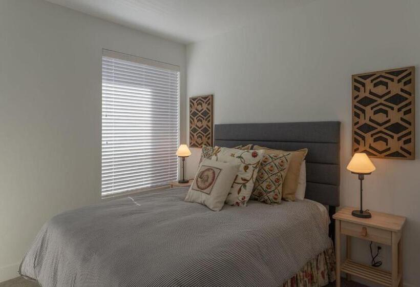 غرفة عائلية, Lofts 13 4 Bedroom Modern Loft Steps From The Pool