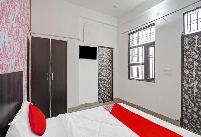 חדר קלאסי לשלושה, Oyo Flagship 80674  Kridha Expo Stay