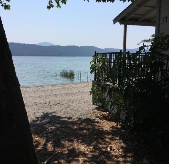 디럭스 스튜디오, Clear Lake Cottages & Marina