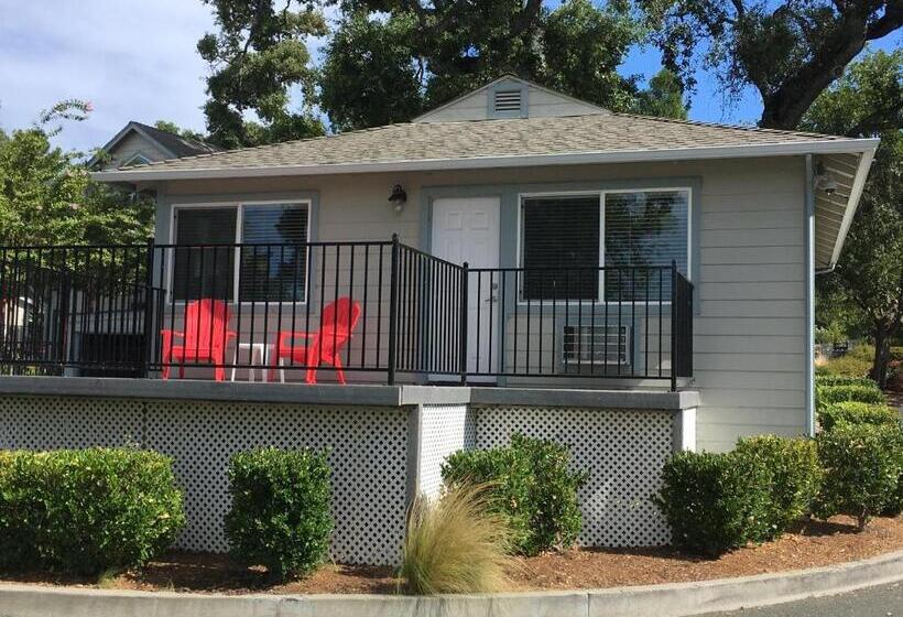 디럭스 스위트, Clear Lake Cottages & Marina