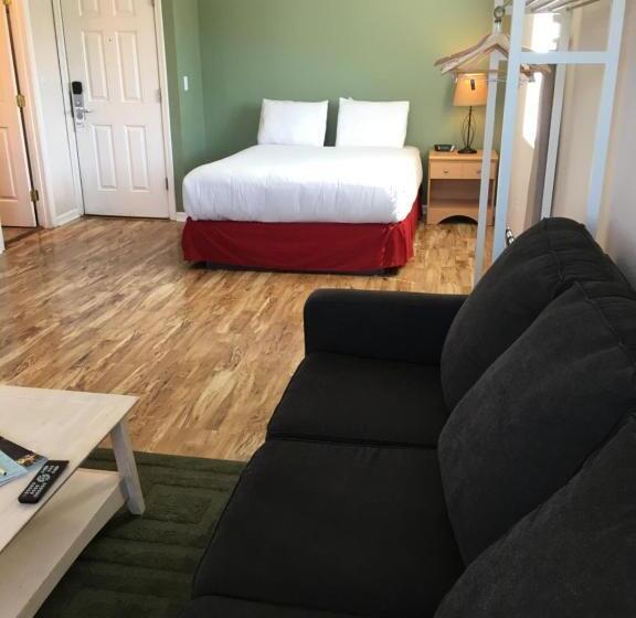 스위트, Clear Lake Cottages & Marina