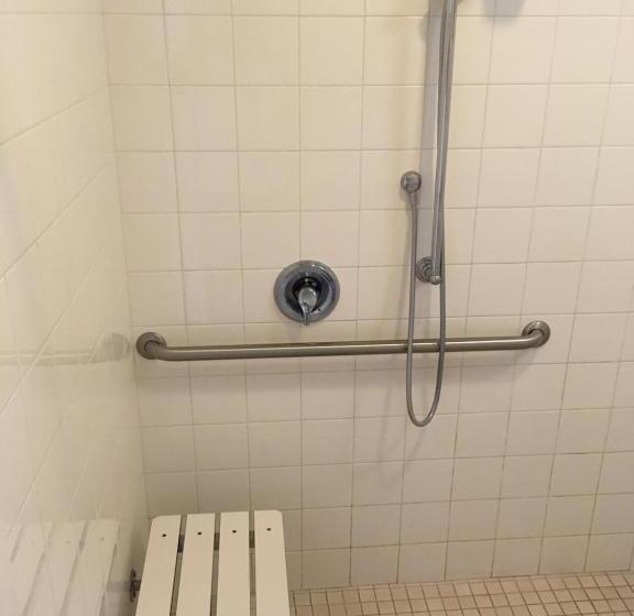 스탠다드 스튜디오, Clear Lake Cottages & Marina