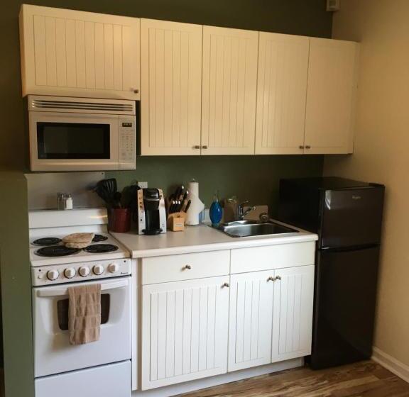 디럭스 스위트, Clear Lake Cottages & Marina