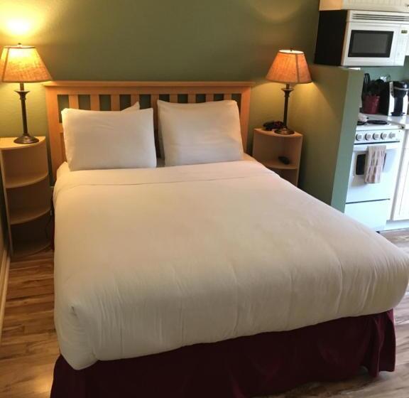 디럭스 스위트, Clear Lake Cottages & Marina