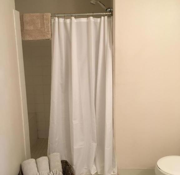 디럭스 스위트, Clear Lake Cottages & Marina