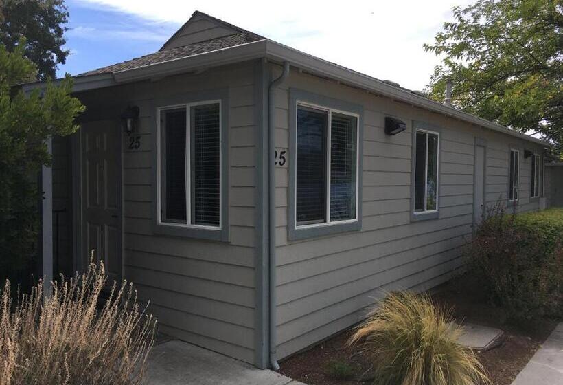 디럭스 스튜디오, Clear Lake Cottages & Marina