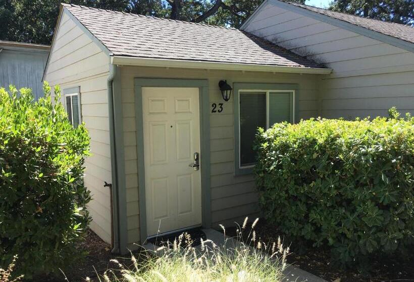 디럭스 스위트, Clear Lake Cottages & Marina