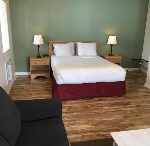 디럭스 스위트, Clear Lake Cottages & Marina