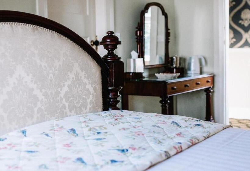 标准间, Lisnacurran