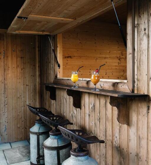 Апартаменты 3 Спальни, Lisnacurran