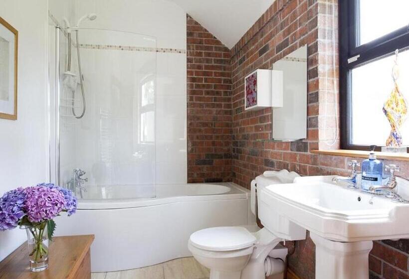 Апартаменты 3 Спальни, Lisnacurran