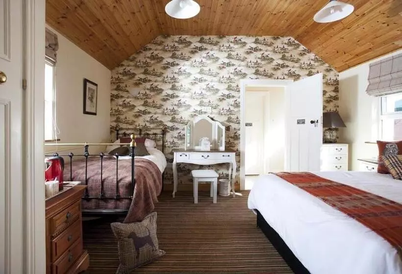 Habitació Triple Estàndard, Lisnacurran