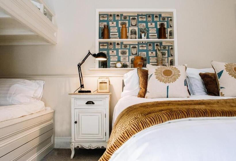 Четырехместный Номер Стандарт, Lisnacurran