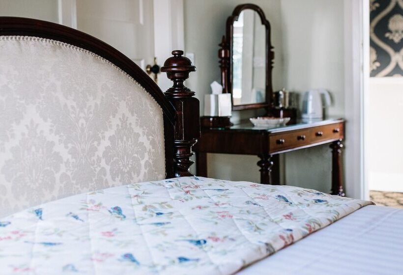 标准间, Lisnacurran