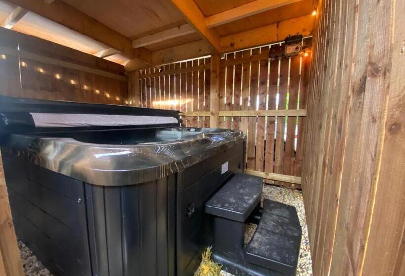 غرفة قياسية, The Old Mill Rooms