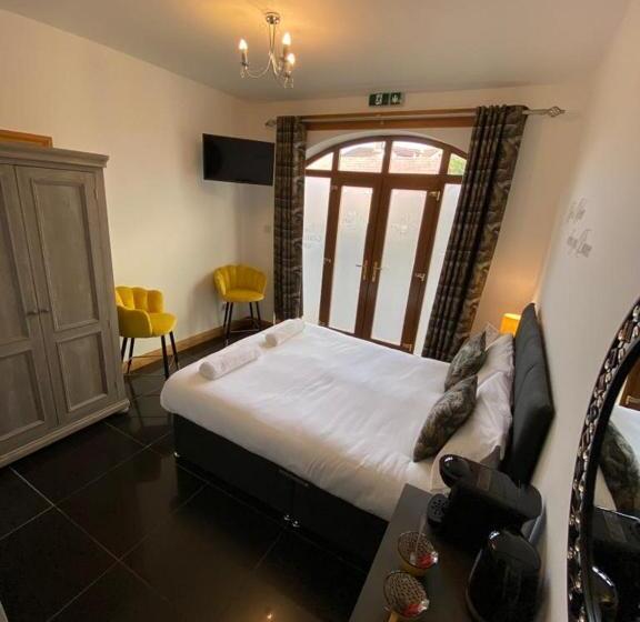 غرفة قياسية, The Old Mill Rooms