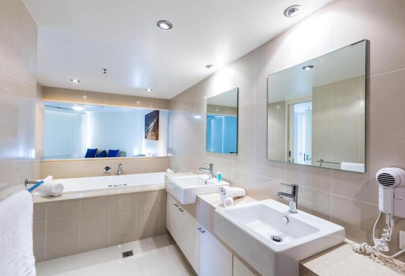 2 Bedroom Premium Apartment Sea View, Belle Maison Apartments   Official