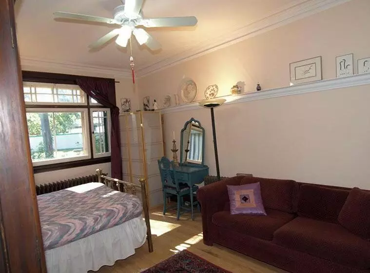 اتاق استاندارد با سرویس بهداشتی مشترک, Downtown Bed And Breakfast
