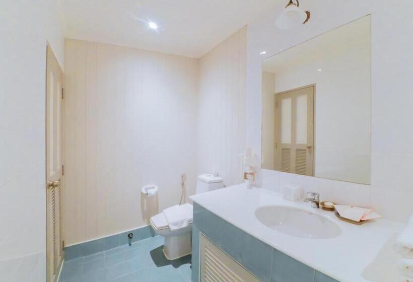 סוויטת ג'וניור דלוקס, Anantasila Beach Resort Hua Hin