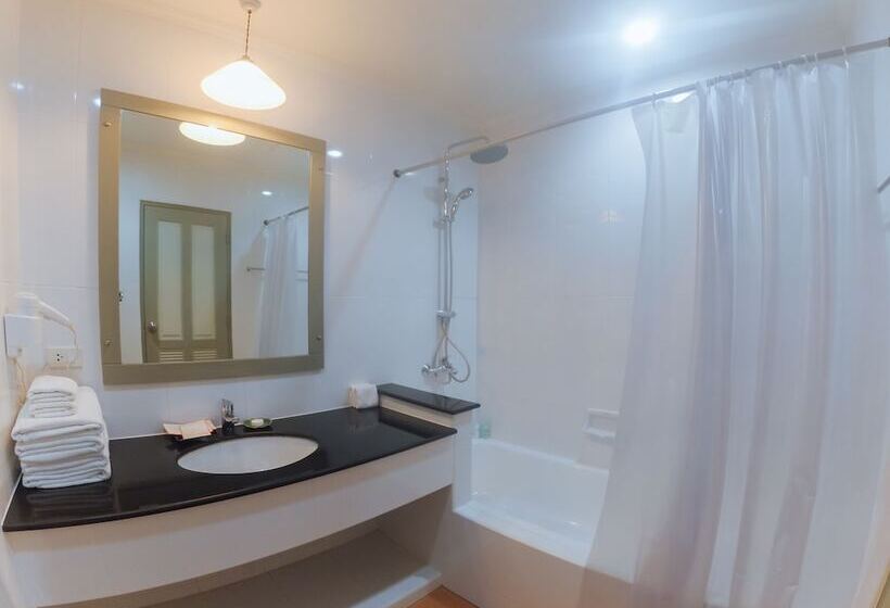 חדר סטנדרט נוף לבריכה, Anantasila Beach Resort Hua Hin