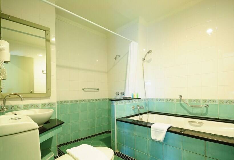 סוויטת דלוקס 2 חדרים, Anantasila Beach Resort Hua Hin