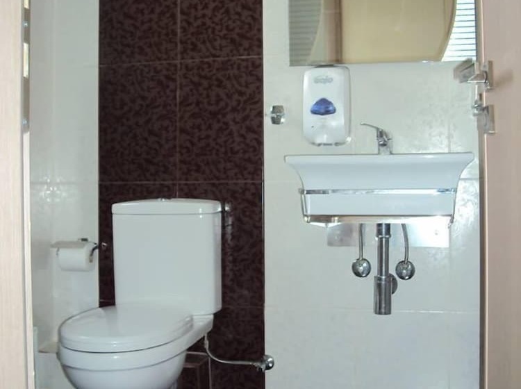 スタンダードトリプルルーム, Catherine