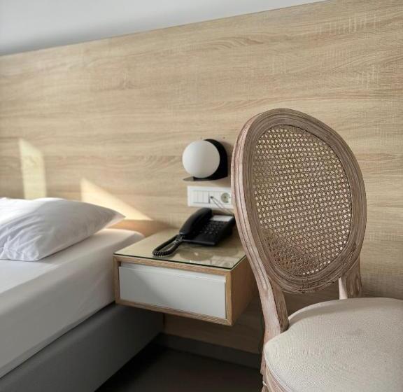 バルコニー付きスタンダードルーム, Catherine