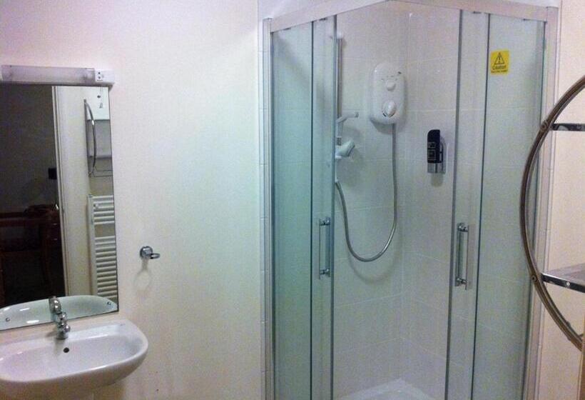 חדר בסיסי, The Begelly Arms