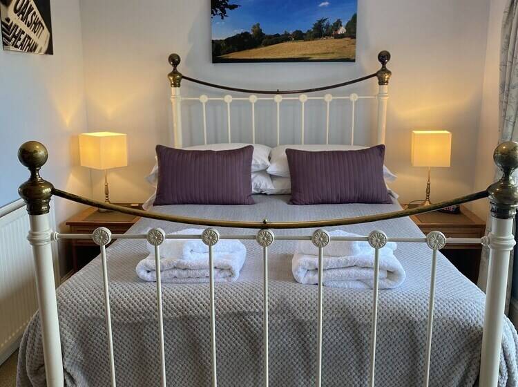 غرفة قياسية, The Trooper Inn