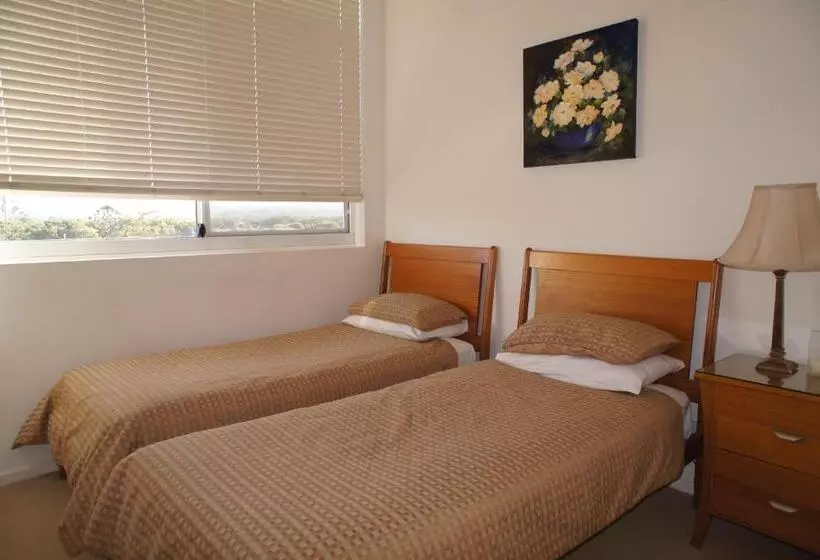1 Bedroom Penthouse Apartment, Kirra Beach Apartments