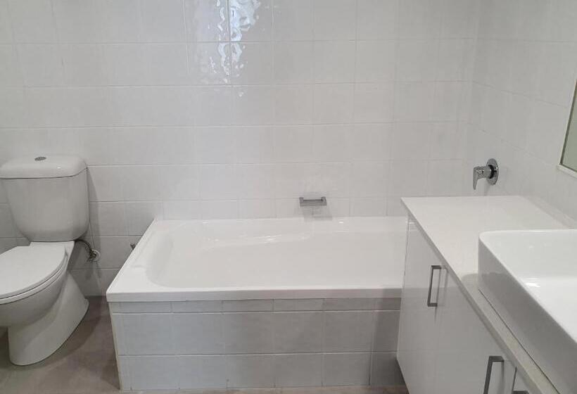 דירת חדר נוף לים, Kirra Beach Apartments