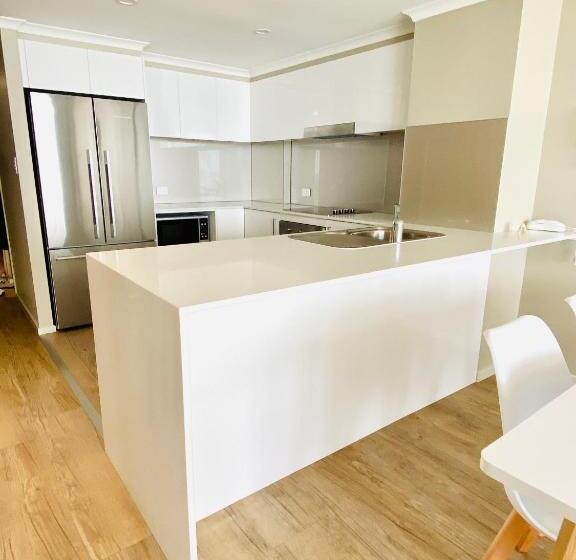 דירת חדר נוף לים, Kirra Beach Apartments