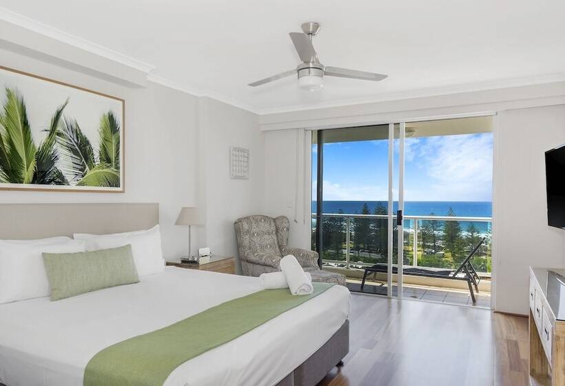 Апартаменты 2 Спальни Вид на Море, Oscar On Main Beach Resort