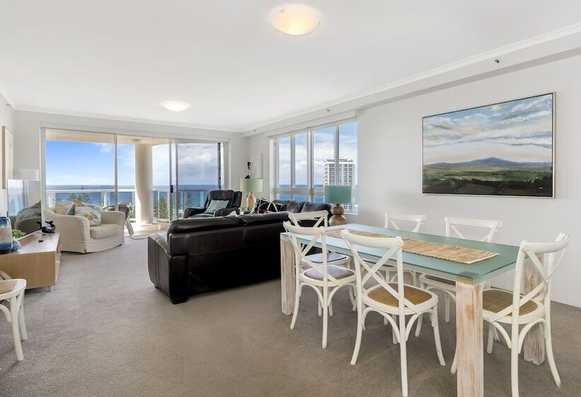 2 Bedroom Apartment Sea View, Oscar On Main Beach Resort