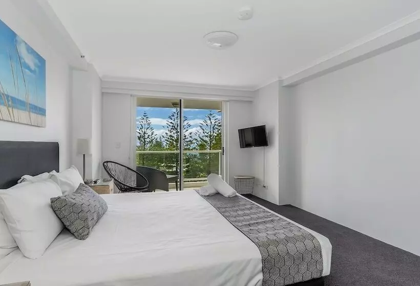2 Bedroom Apartment Garden View, Oscar On Main Beach Resort