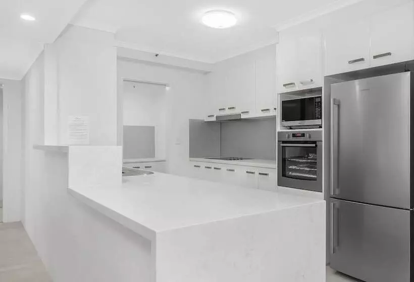 2 Bedroom Apartment Garden View, Oscar On Main Beach Resort