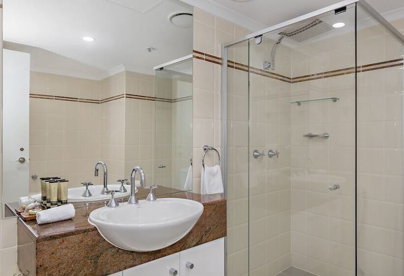 شقة غرفتين مطلة على البحر, Oscar On Main Beach Resort