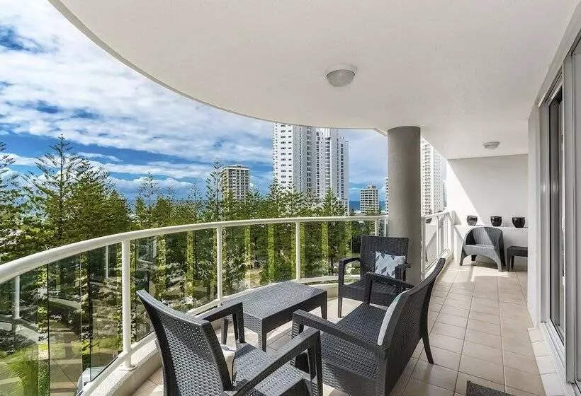 2 Bedroom Apartment Garden View, Oscar On Main Beach Resort