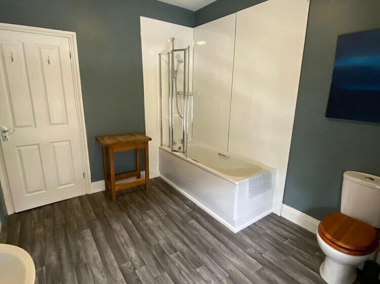 ファミリールーム, Ambleside Central