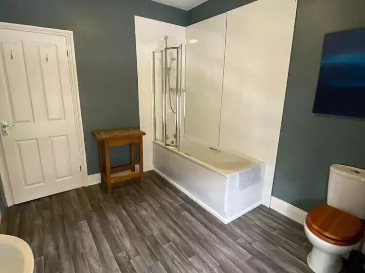 Family Room, Ambleside Central