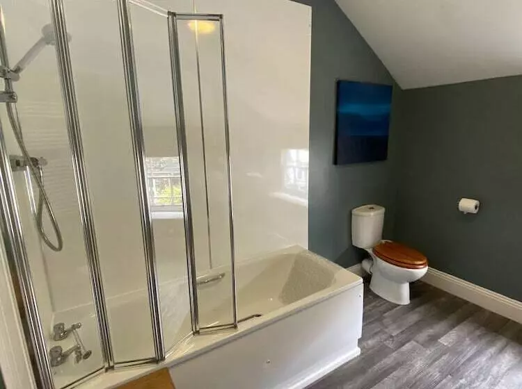 Family Room, Ambleside Central