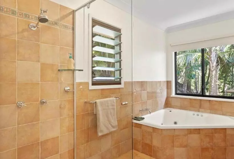 Villa 3 Makuuhuonetta, Byron Hinterland Villas