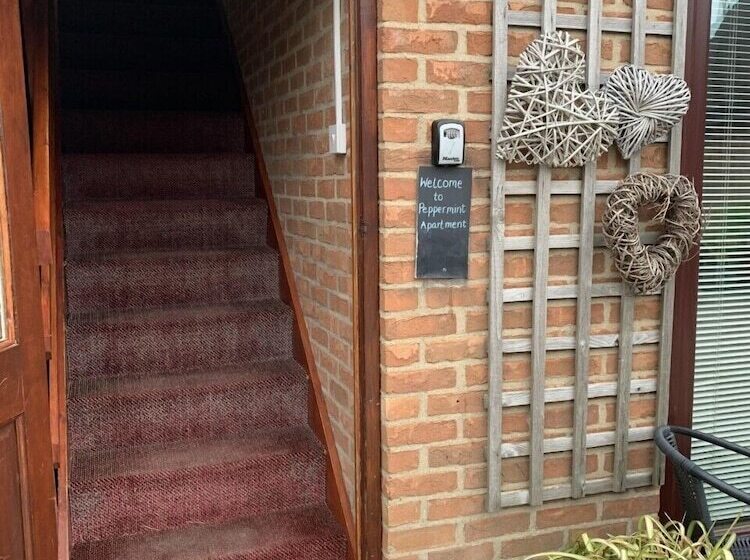 آپارتمان لوکس 1 خوابه, Robeanne House Holiday Accommodation