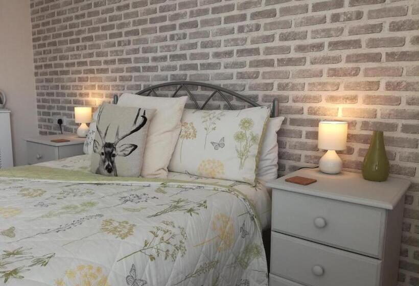 اتاق استاندارد با چشمانداز, Saffron House