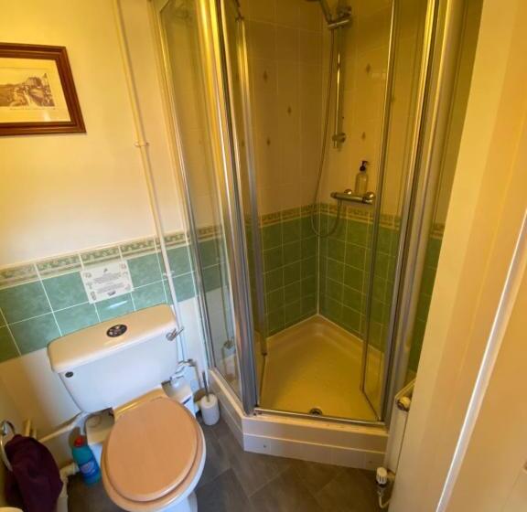 غرفة قياسية ثلاثية, Yallands Farmhouse