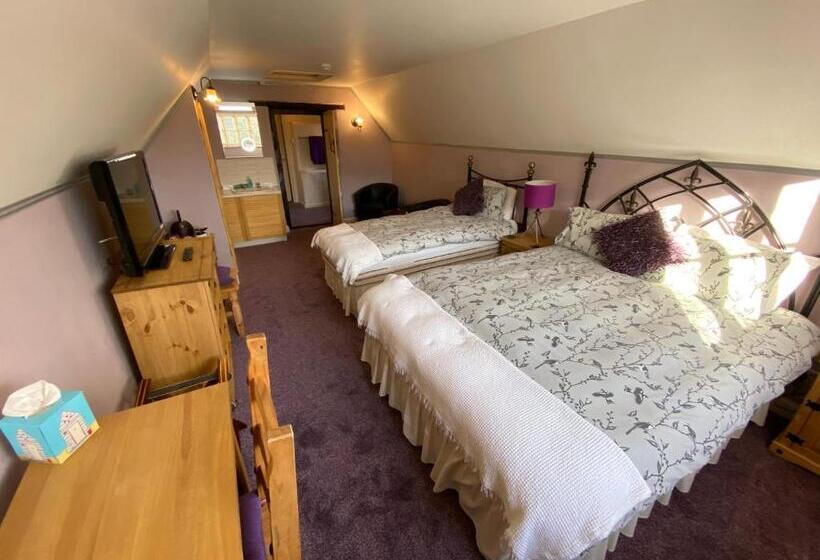 غرفة قياسية ثلاثية, Yallands Farmhouse